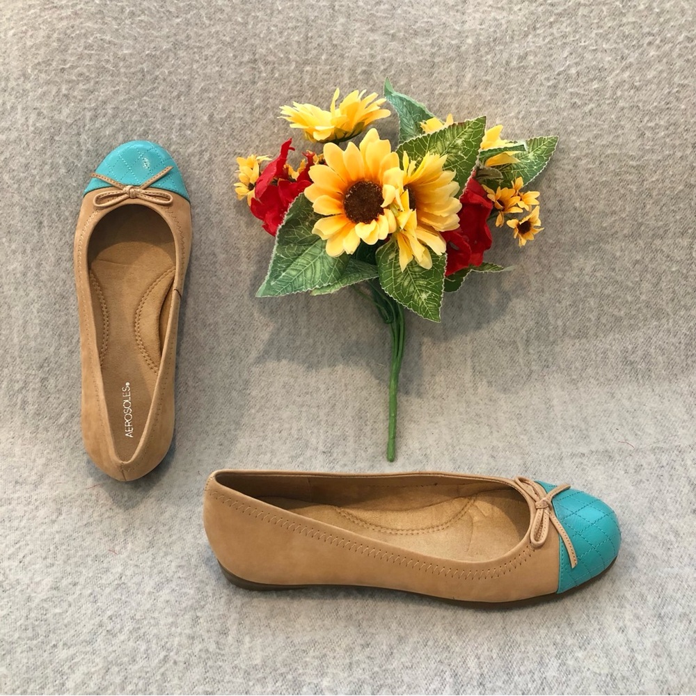 NWOT - Aerosoles Tan Suede & Shiny Turquoise Ballet Flats